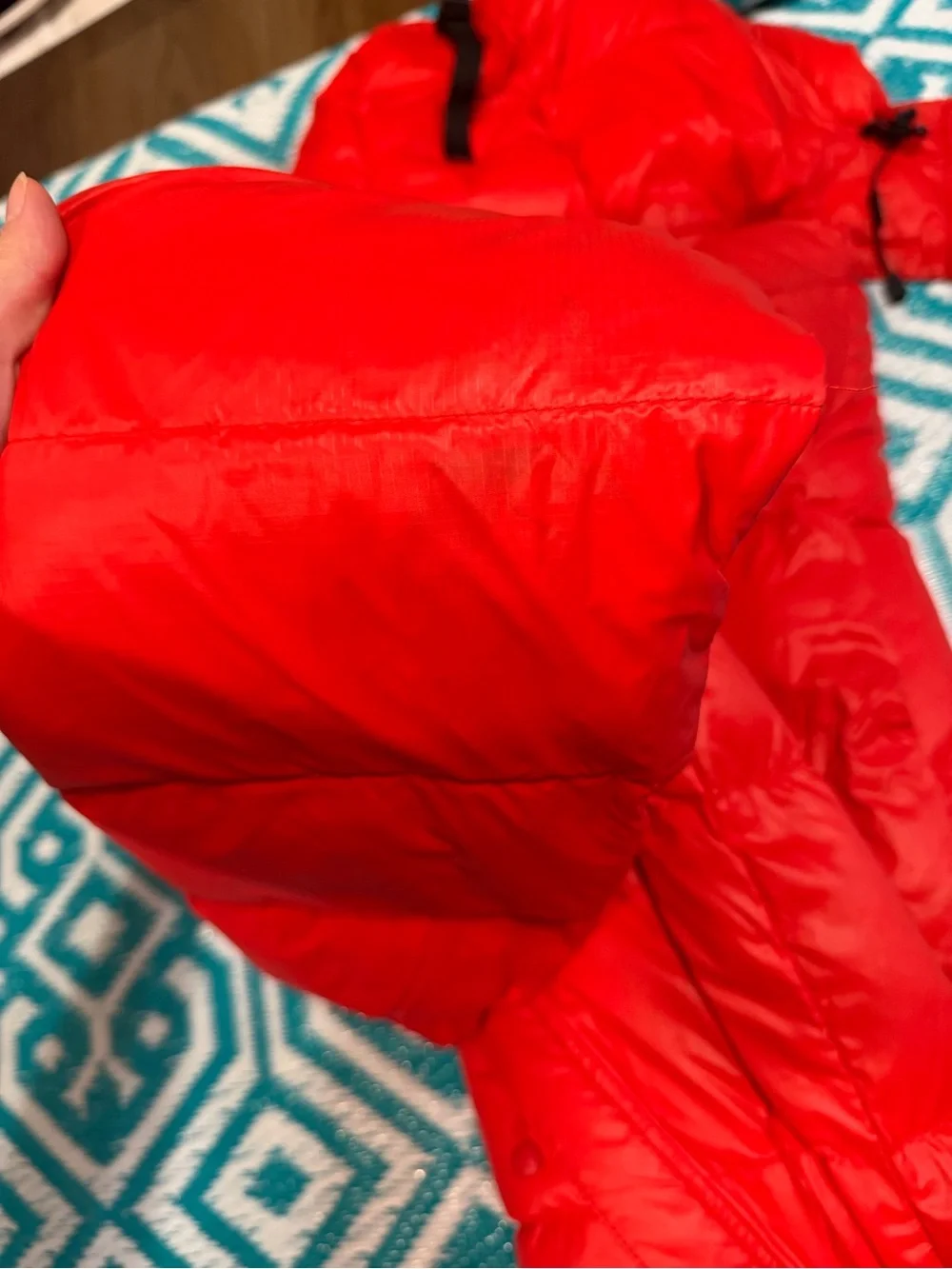 Stussy Men’s Red Hooded Puffer Jacket Insulated Winter Coat